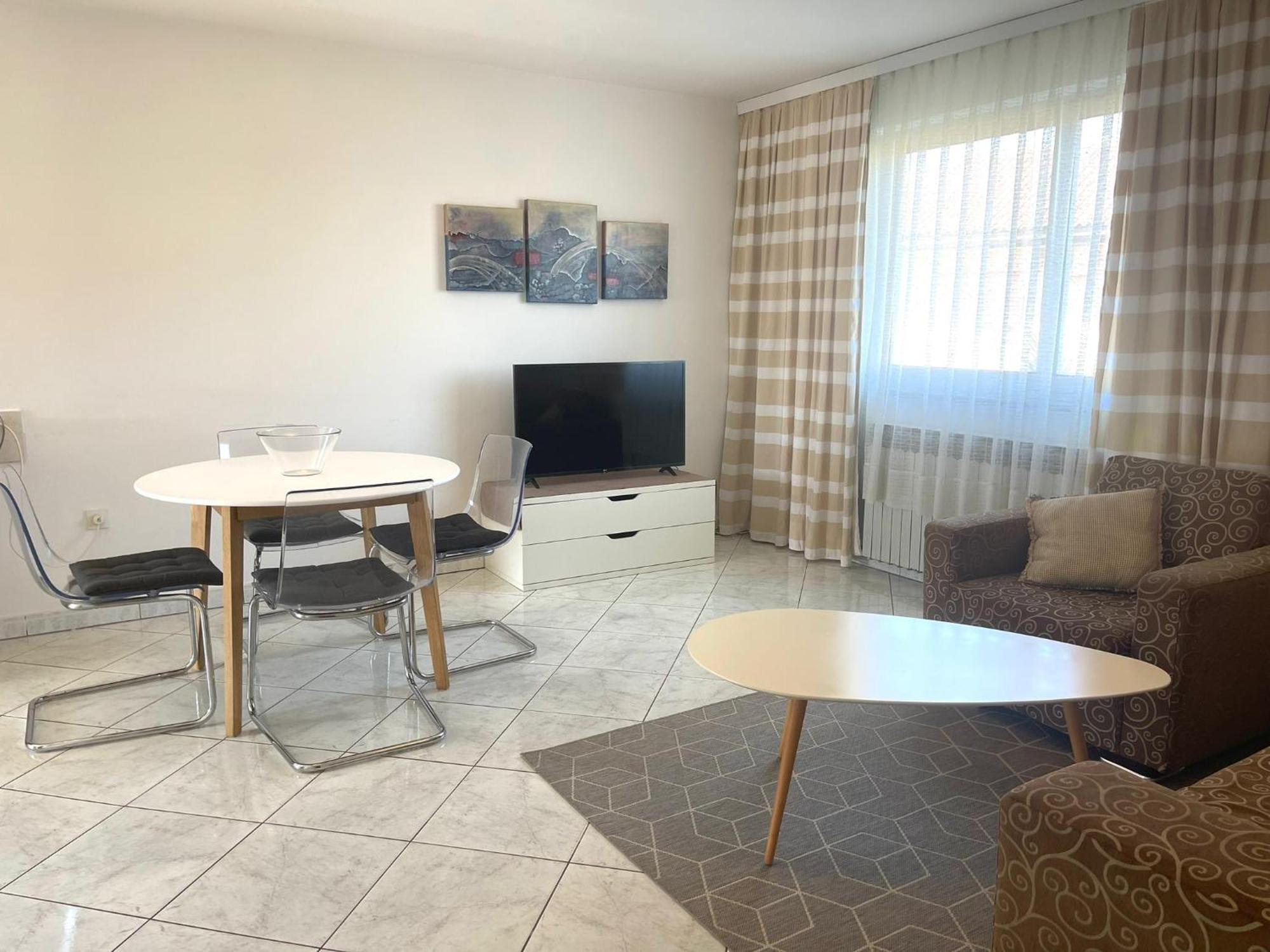 Apartments Maria أوماغ الغرفة الصورة